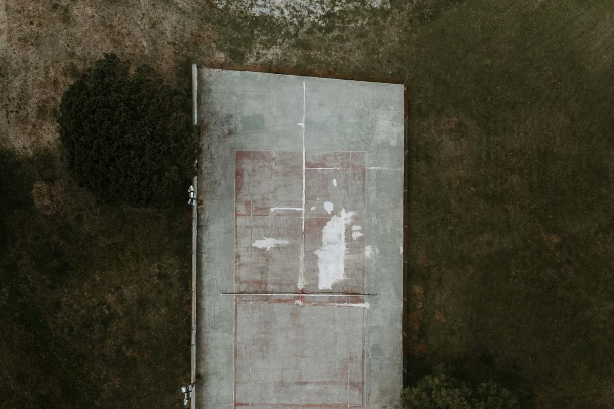 Compact pickleball court in a small outdoor space